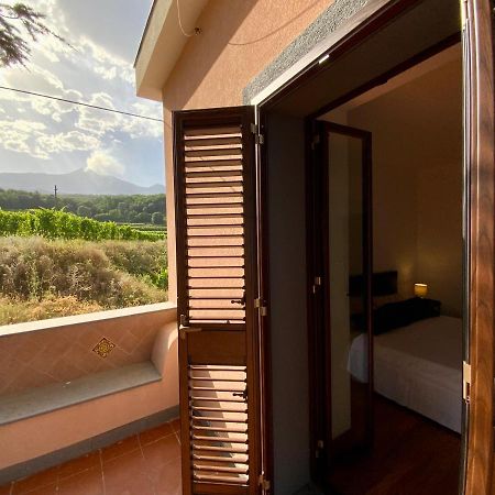 Tenuta Kiwi Dell'Etna Milo Exteriör bild